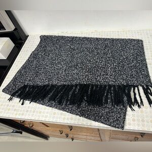 Black and Gray Scarf